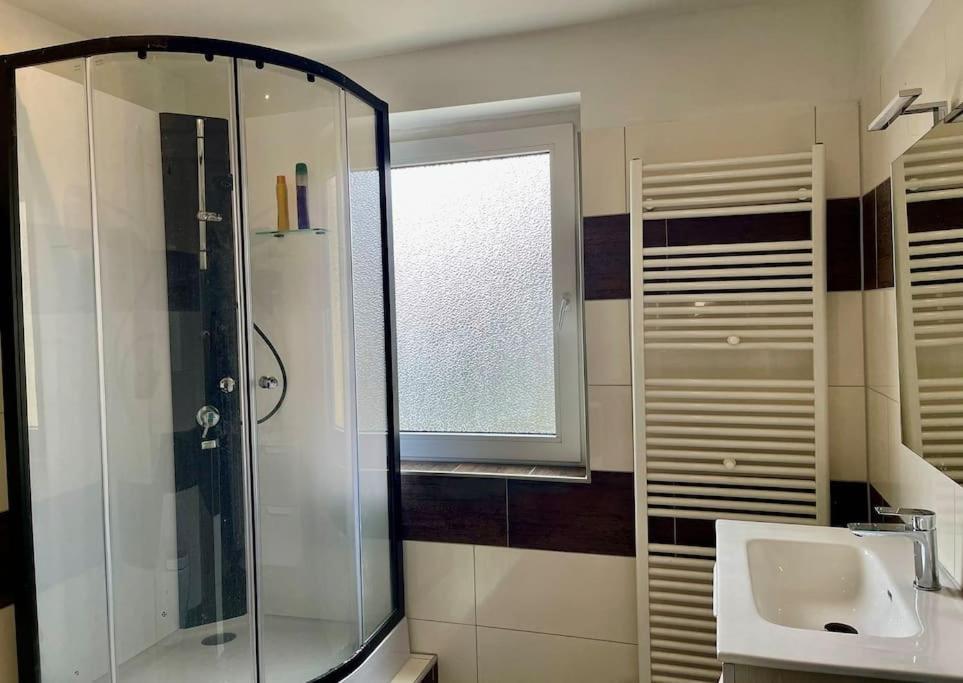 Duesseldorf Messe And Airport, 2-Bedroom Apartment With Kitchen And Garden Duisburg Luaran gambar