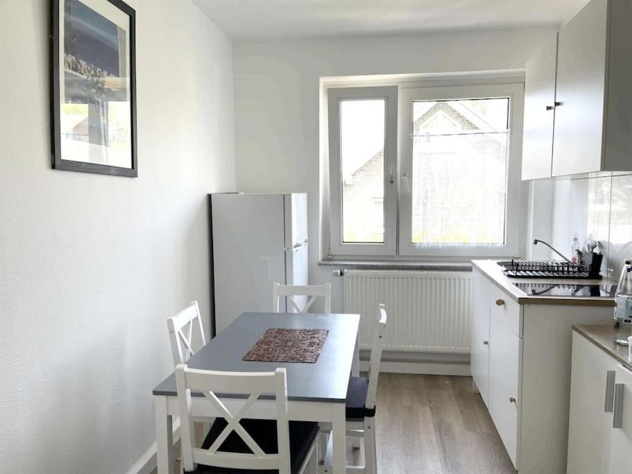 Duesseldorf Messe And Airport, 2-Bedroom Apartment With Kitchen And Garden Duisburg Luaran gambar